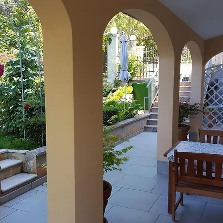 Ginkgo 3 By Interhome * Banjole